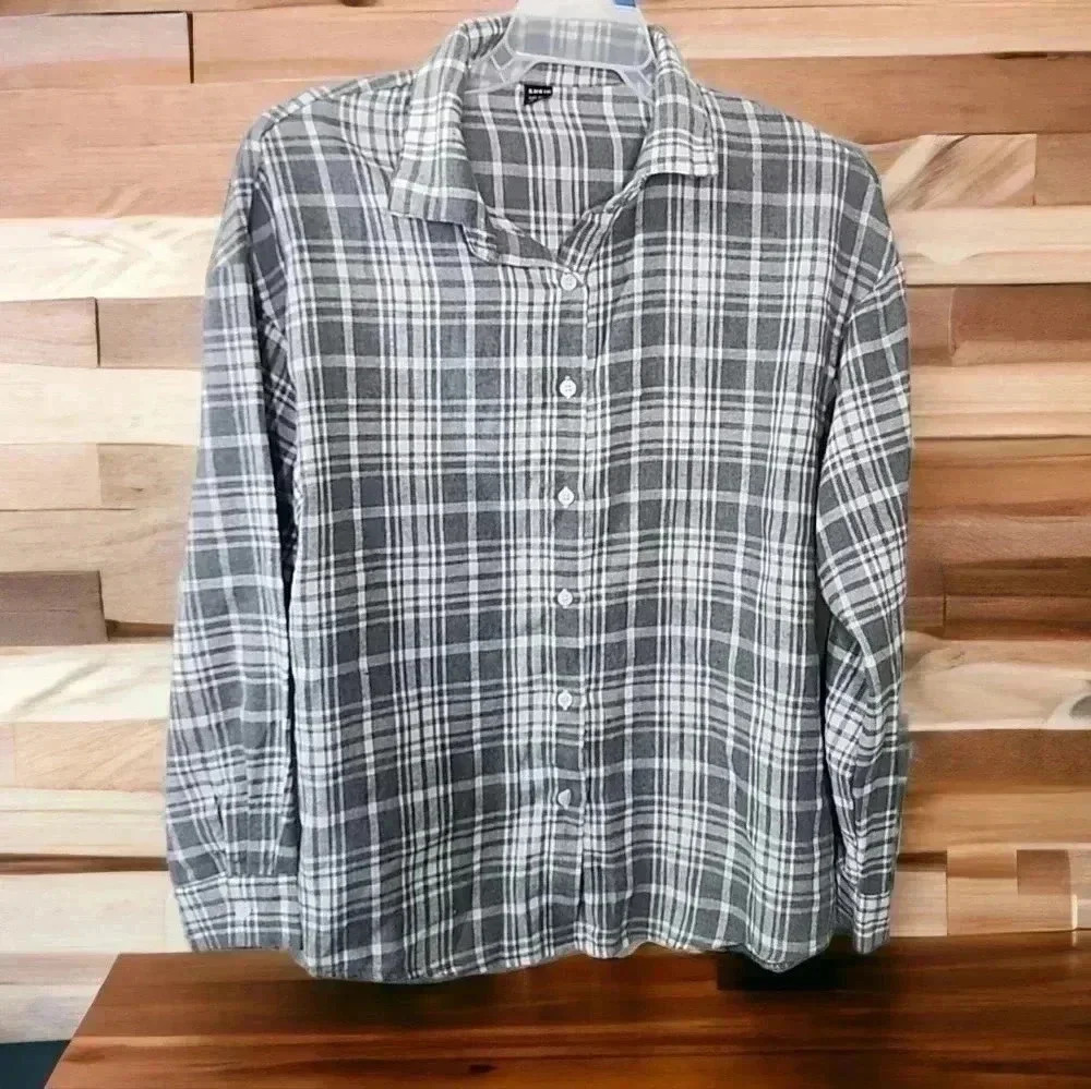Shein Plaid Button up blouse. Size Medium